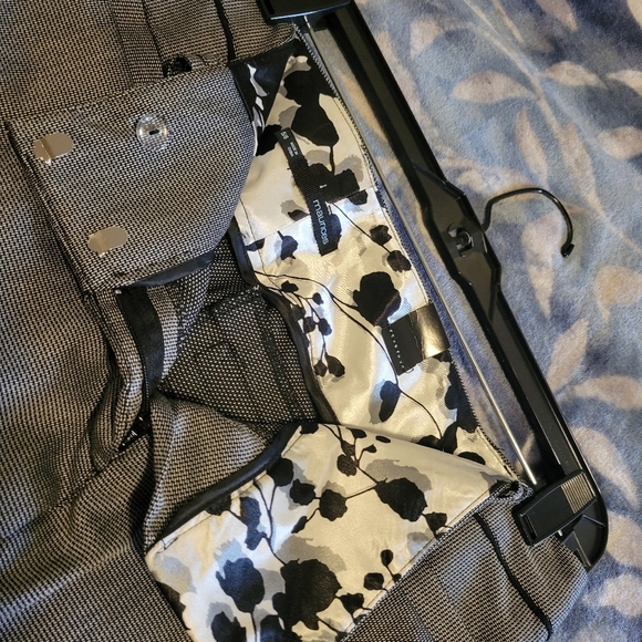 Maurice pants size 5/6, 3 pair for 40$ - Picture 10 of 16